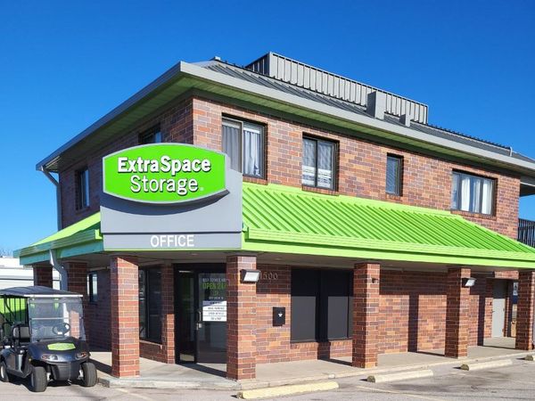 Extra Space Storage facility at 1500 S 1st Capitol Dr - St Charles, MO