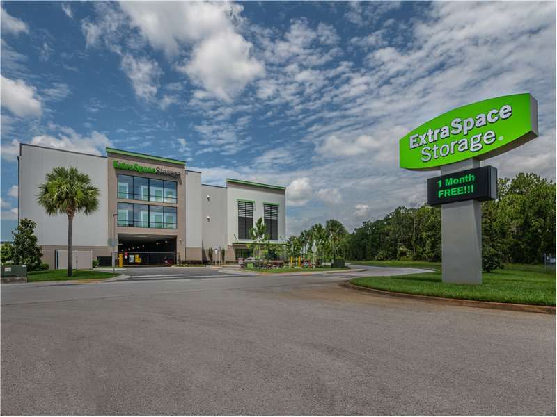 Storage Units in Kissimmee, FL at 3280 Vineland Rd | Extra Space Storage