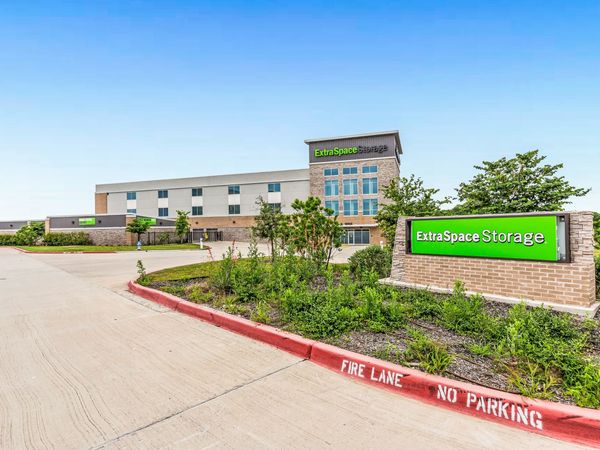 Extra Space Storage facility at 1560 N Hardin Blvd - McKinney, TX