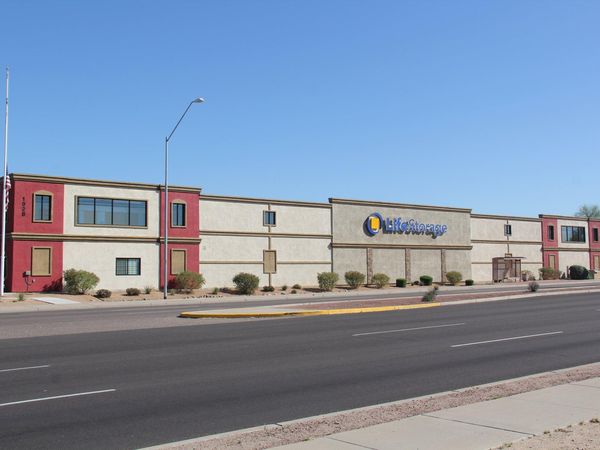 Life Storage facility on 1928 E Bell Rd - Phoenix, AZ