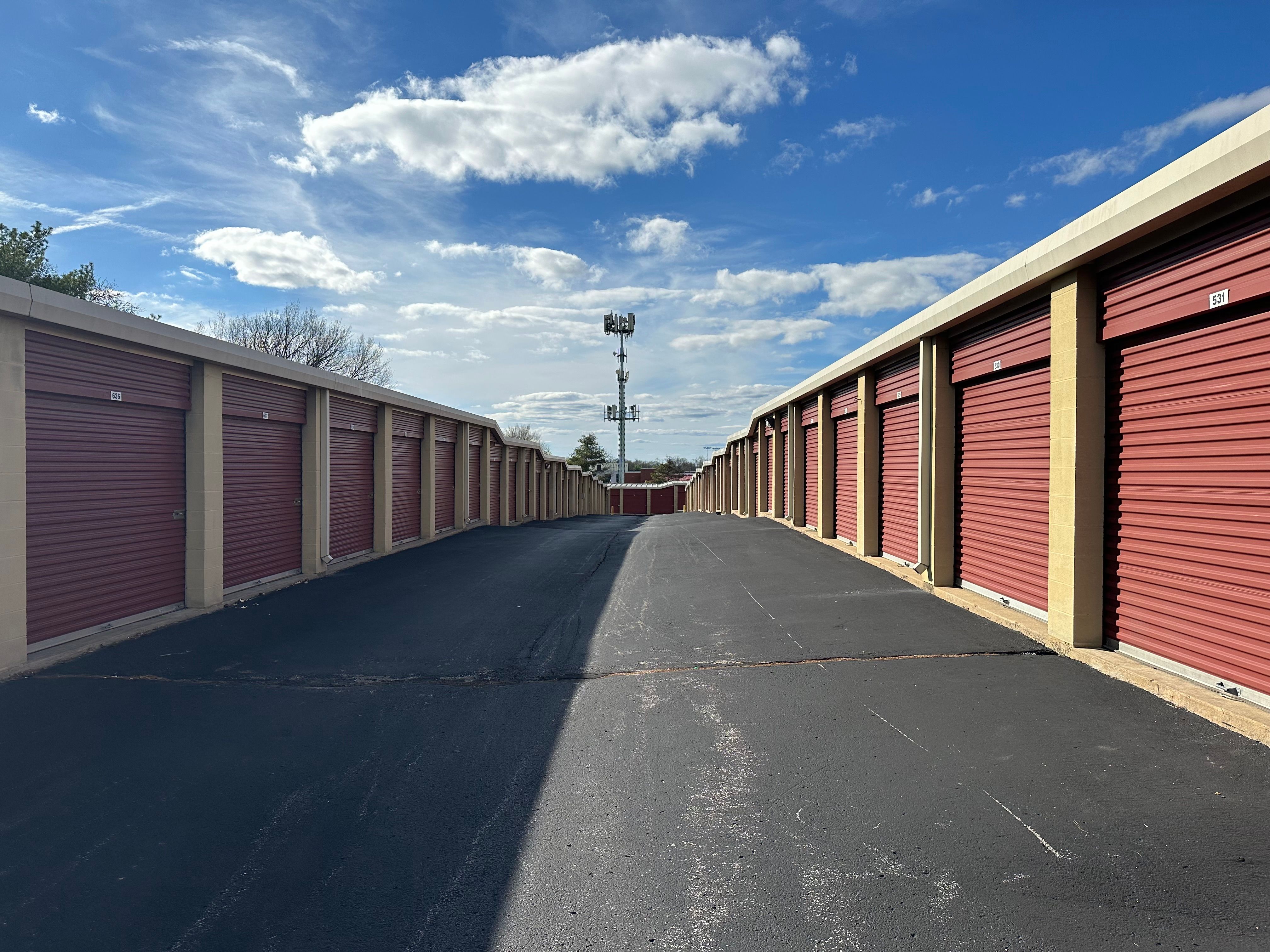 Extra Space Storage  6355 Howdershell Rd in Hazelwood, MO