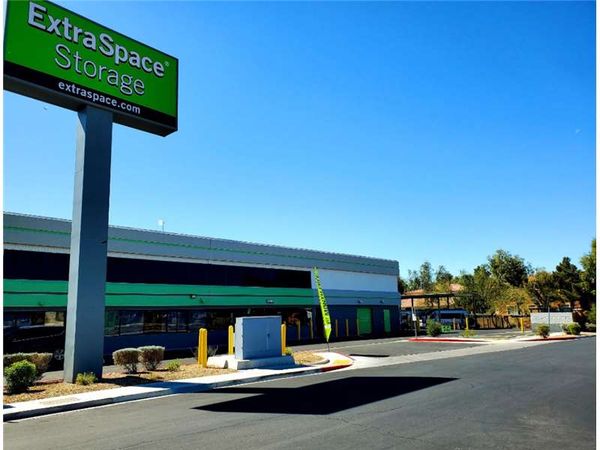 Extra Space Storage facility at 2025 N Rancho Dr - Las Vegas, NV