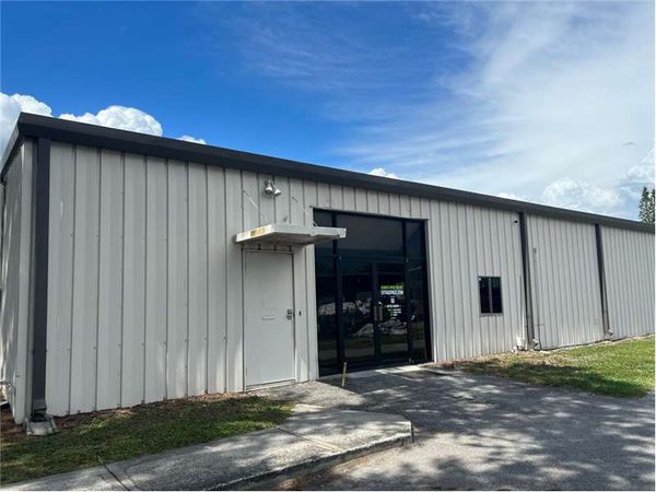 Extra Space Storage facility at 14433 62nd St N - Clearwater, FL