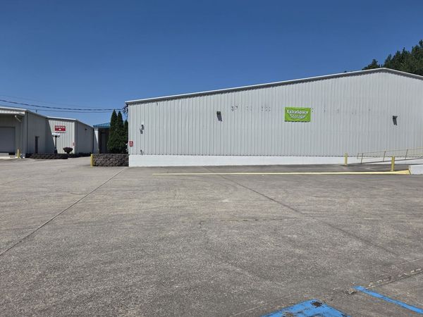 Extra Space Storage facility at 4305 Benton Dr - Chattanooga, TN