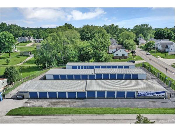 Extra Space Storage facility at 405 E 1st St - Huntingburg, IN