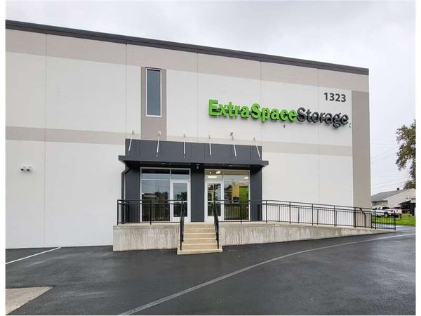 Extra Space Storage facility at 1323 Greenwood Rd - Pikesville, MD