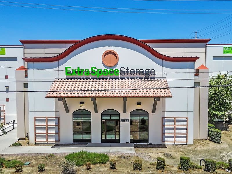 Storage Units in Riverside, CA at 3111 3rd St | Extra Space Storage