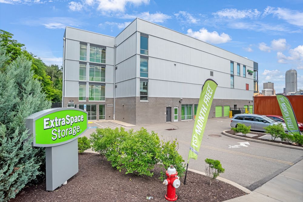 5×5 Self Storage Unit in Pittsburgh, PA 700 E Carson St Pittsburgh, Pennsylvania
