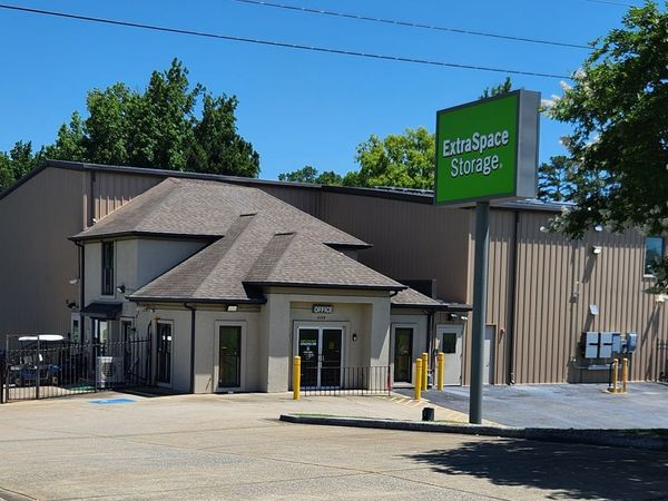 Extra Space Storage facility at 4249 Miller Rd - Columbus, GA