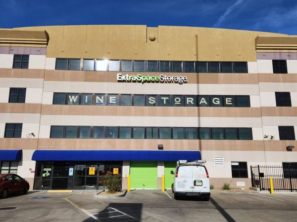 Extra Space Storage facility at 4747 N 16th St - Phoenix, AZ
