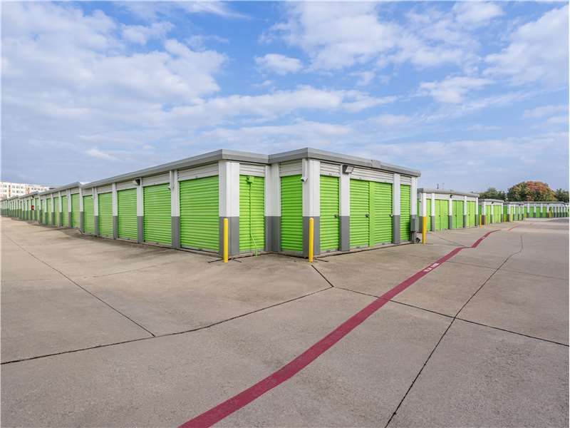 Extra Space Storage  6101 Wagner Way in Plano, TX