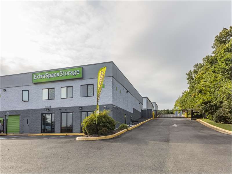 Extra Space Storage  16780 Richmond Hwy in Dumfries, VA