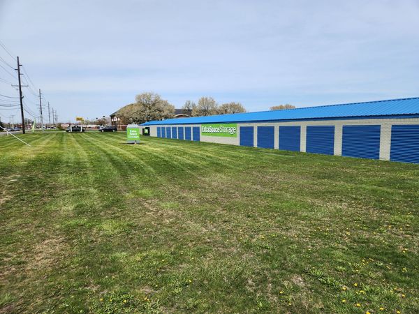 Extra Space Storage facility at 1345 N Vandemark Rd - Sidney, OH