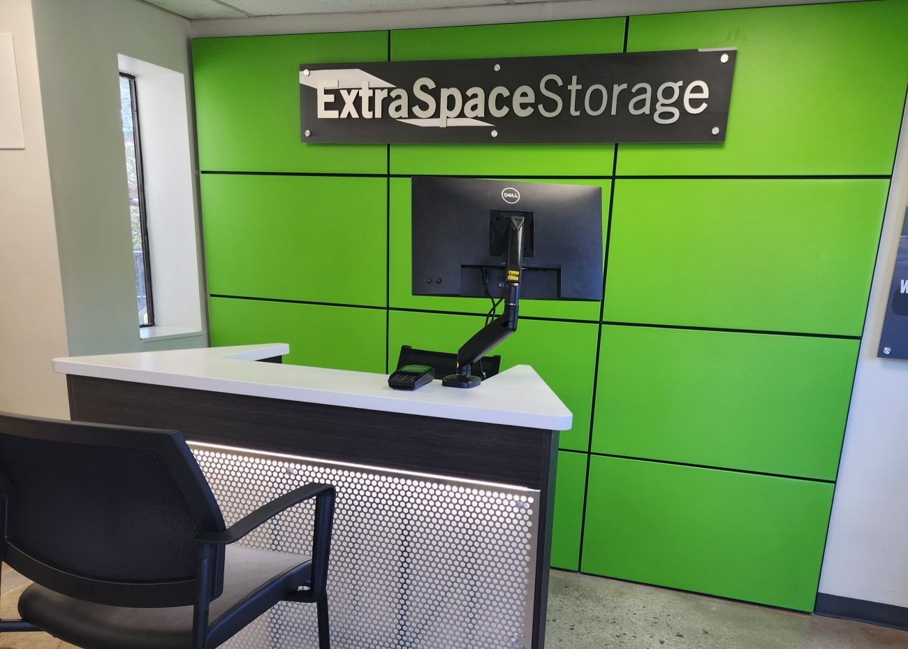 Extra Space Storage in Stockbridge, GA  5334 N Henry Blvd 3