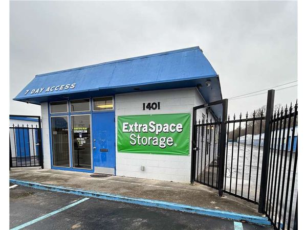Extra Space Storage facility at 1401 Jordan Ln NW - Huntsville, AL