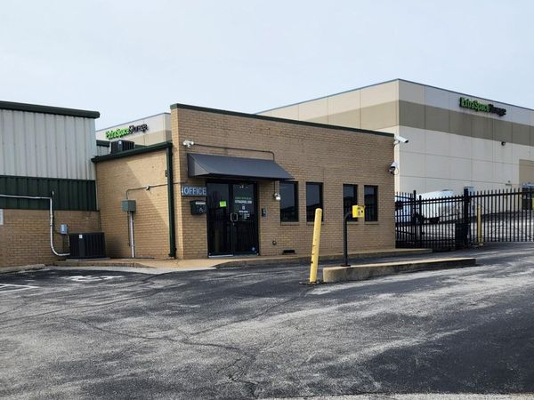 Extra Space Storage facility at 3850 Vogel Rd - Arnold, MO