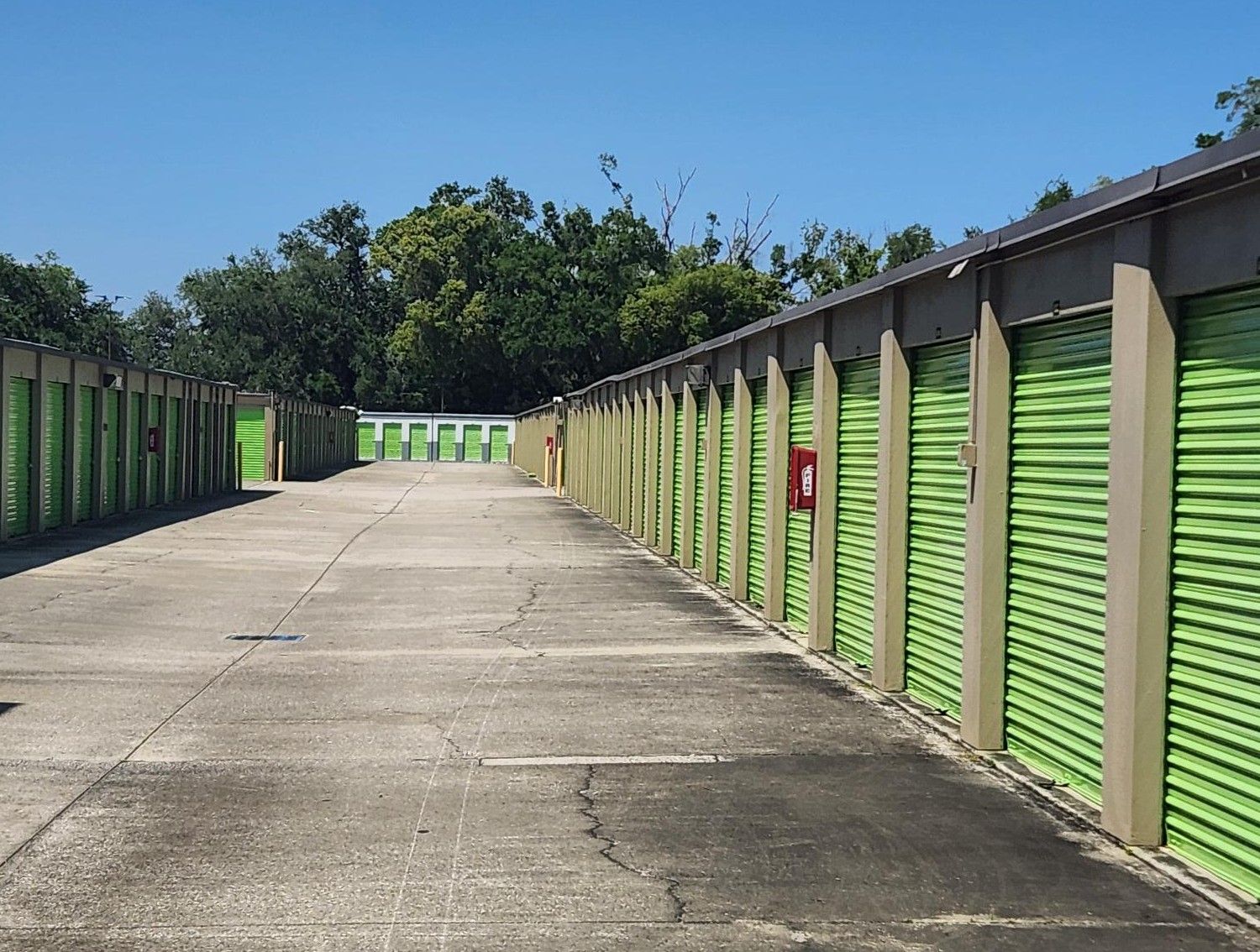 Extra Space Storage  2650 W 25th St in Sanford, FL