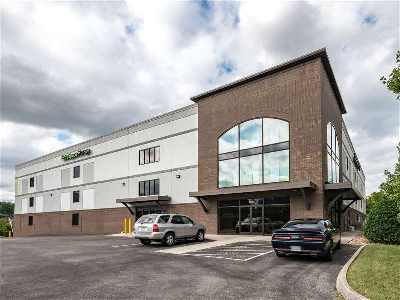 Extra Space Storage  735 Ebenezer Rd in Knoxville, TN