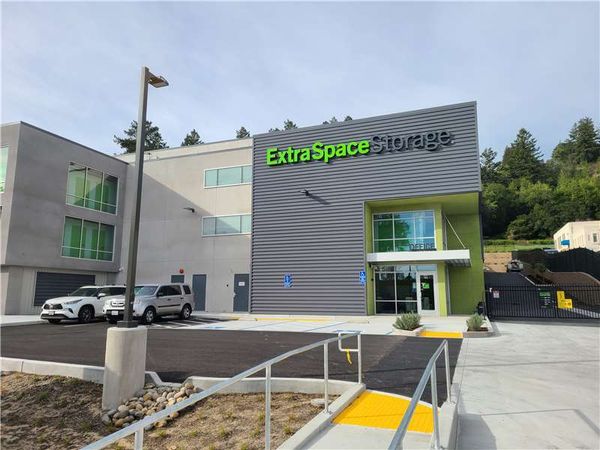 Extra Space Storage facility at 135 Dubois St - Santa Cruz, CA