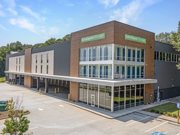 Extra Space Storage facility at 1555 Memorial Dr SE - Atlanta, GA