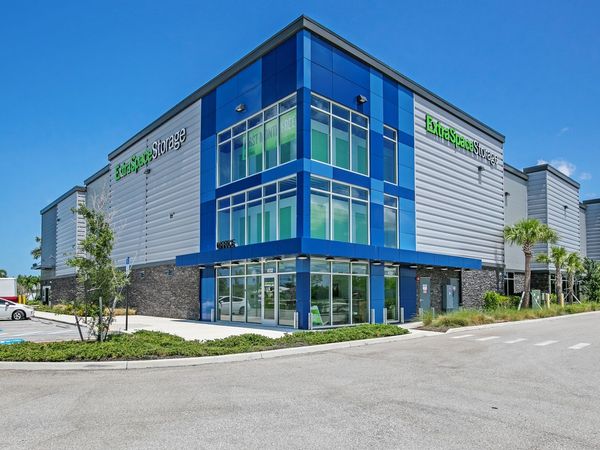 Extra Space Storage facility at 4132 Chiquita Blvd S - Cape Coral, FL