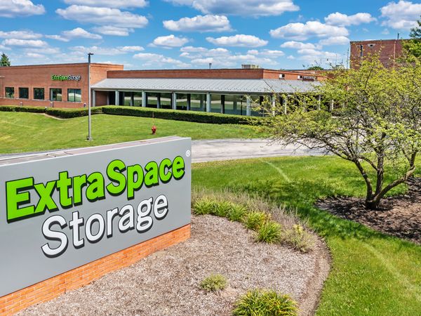 Extra Space Storage facility at 1455 S Barrington Rd - Barrington, IL