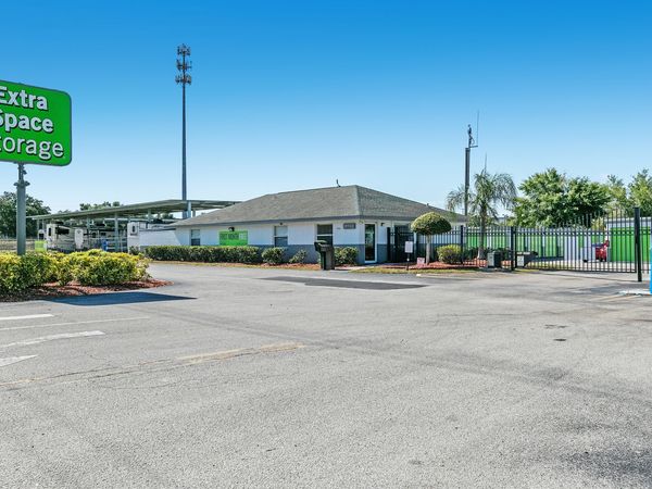 Extra Space Storage facility at 6400 State Road 544 - Winter Haven, FL