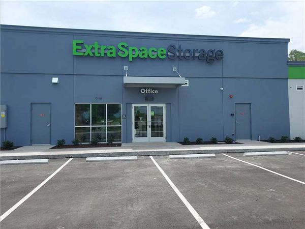 Extra Space Storage facility at 900 E International Speedway Blvd - Deland, FL