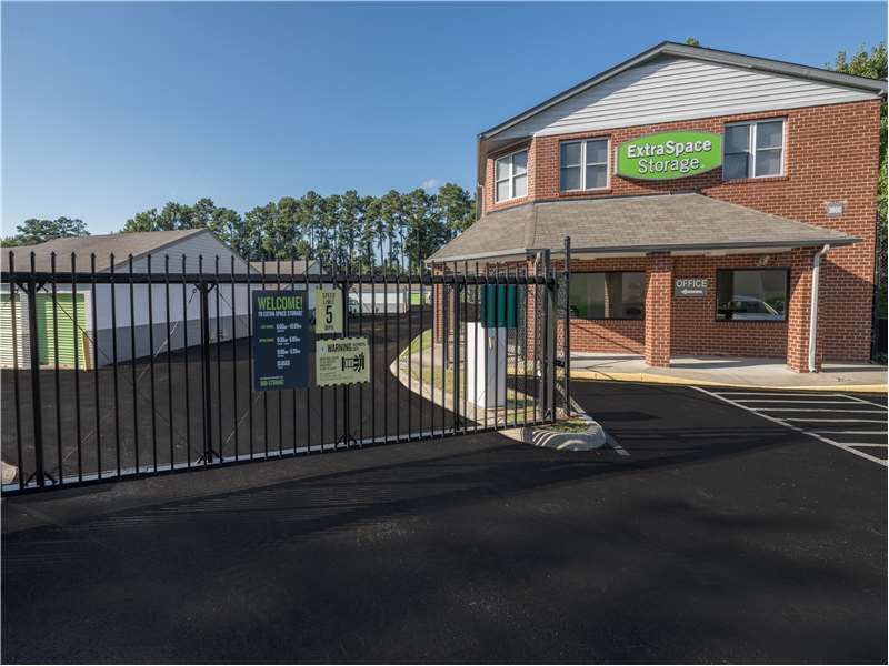 Extra Space Storage  3600 West End Dr in Henrico, VA