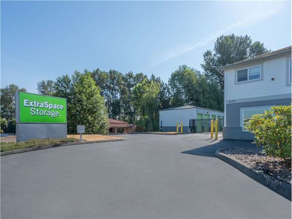 Extra Space Storage facility at 239 15th St SE - Puyallup, WA