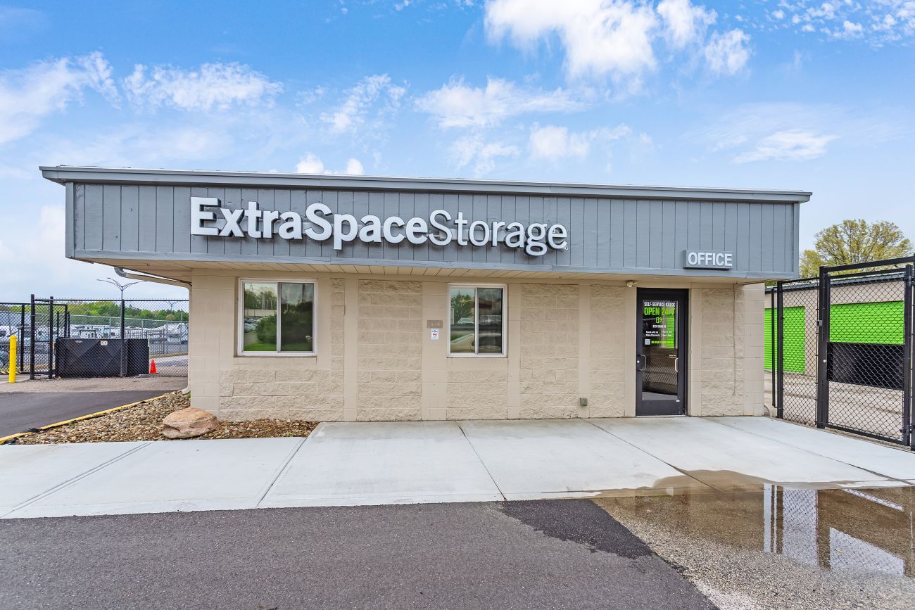 10×20 Garage in Youngstown, OH 446 Boardman Canfield Rd Youngstown, Ohio