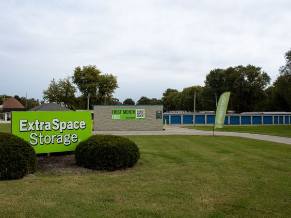 Extra Space Storage facility at 734 S State Road 57 - Washington, IN