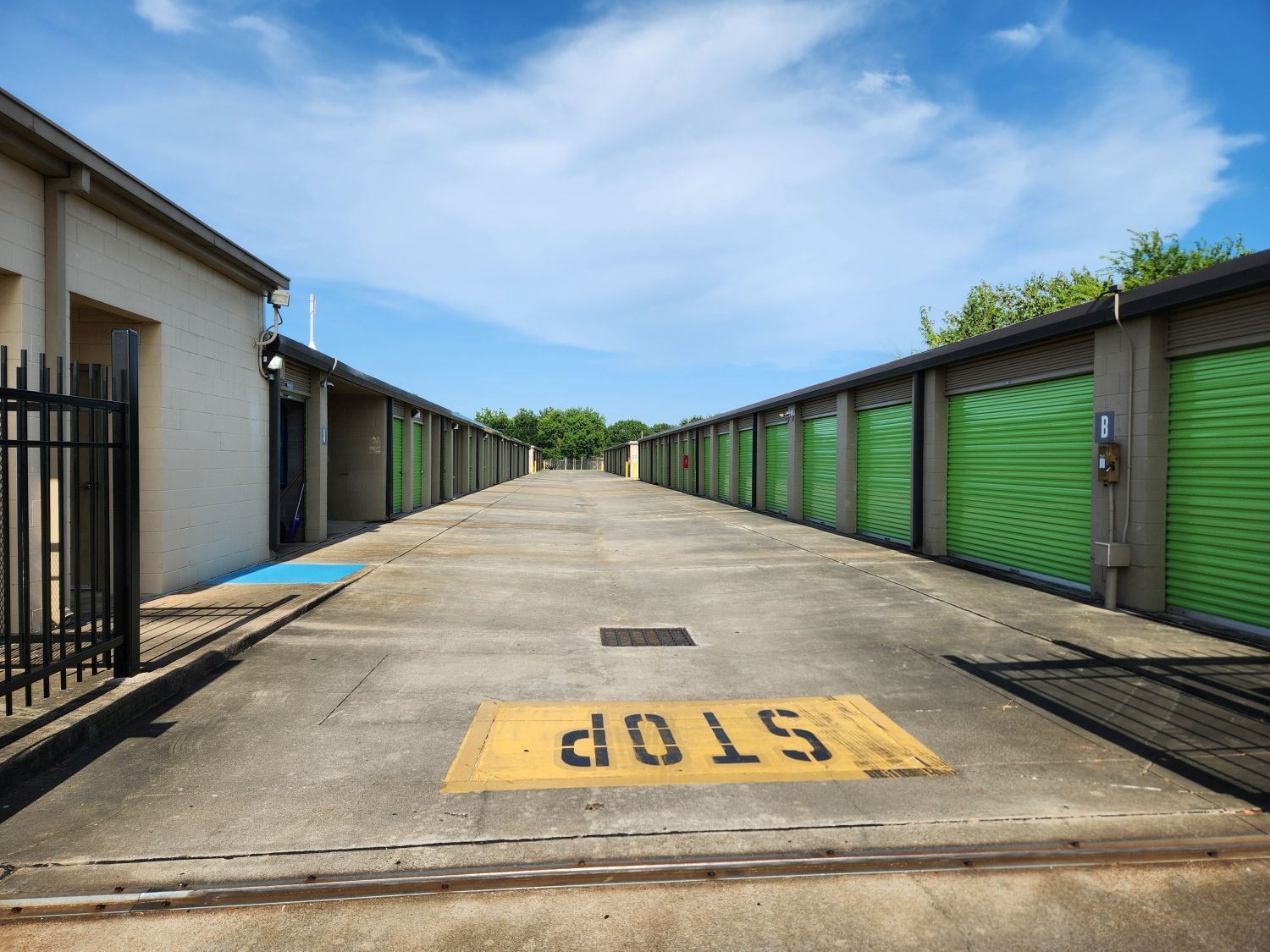 Extra Space Storage  3321 Center St in Deer Park, TX