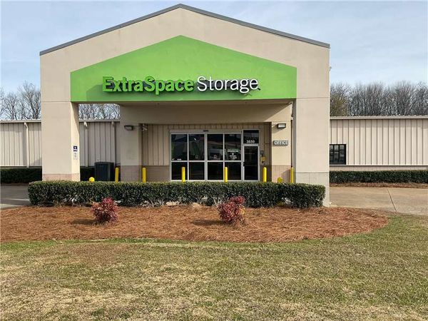 Extra Space Storage facility at 3650 Richard Rd - Montgomery, AL