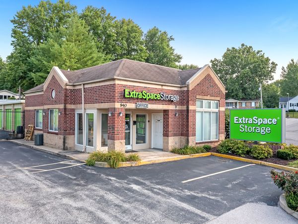Extra Space Storage facility at 11210 Midland Blvd - St Louis, MO