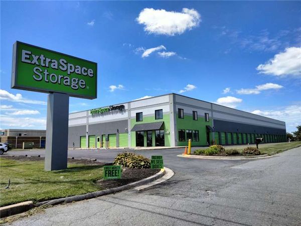 Extra Space Storage facility at 18830 Woodfield Rd - Gaithersburg, MD