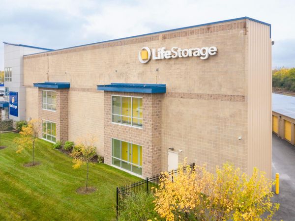 Life Storage facility on 5253 W 111th St - Alsip, IL