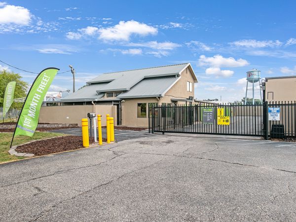 Extra Space Storage facility at 980 N Navy Blvd - Pensacola, FL