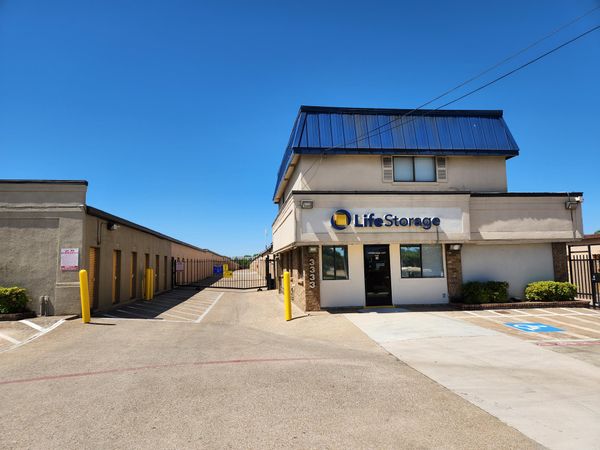 Life Storage facility on 3333 N Buckner Blvd - Dallas, TX