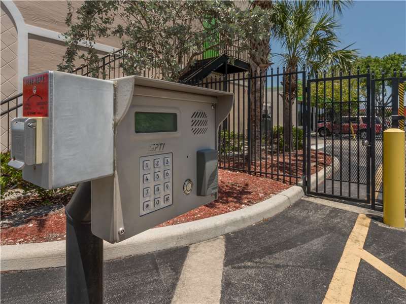 3×5 Self Storage Unit in Pompano Beach, FL 750 E Sample Rd Pompano Beach, Florida 2