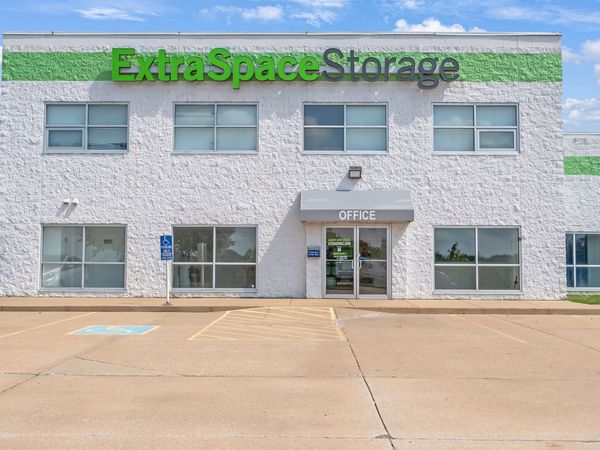 Extra Space Storage facility at 1436 Continental Dr - Wentzville, MO