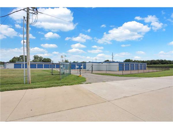 Extra Space Storage facility at 9514 S Powell Rd - Peoria, IL