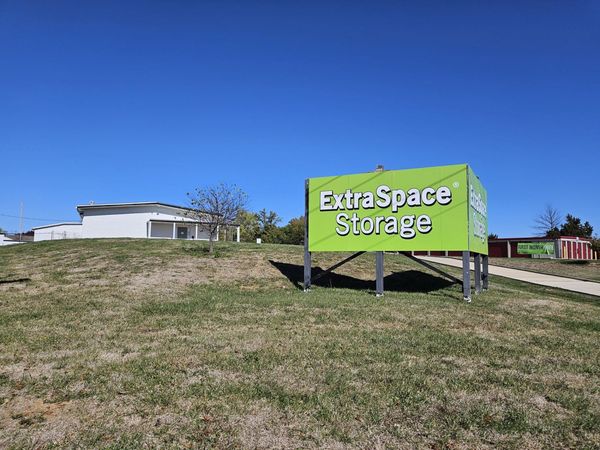 Extra Space Storage facility at 1209 NE Service Rd - Warrenton, MO