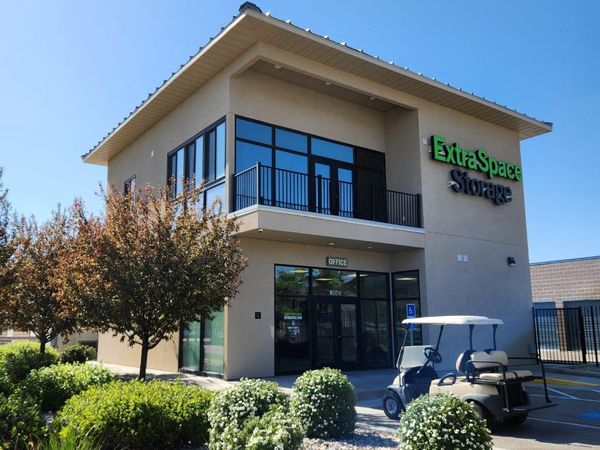 Extra Space Storage facility at 1842 W 2425 S - Woods Cross, UT