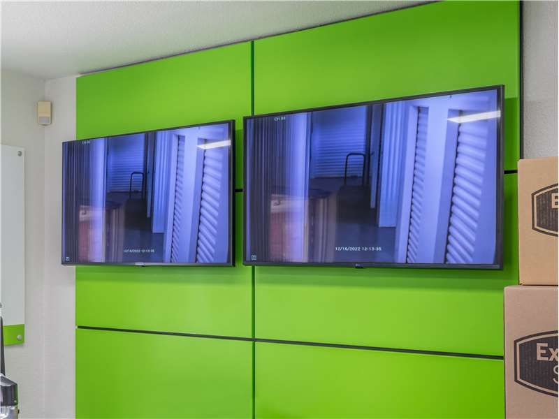 Extra Space Storage  17854 Preston Rd in Dallas, TX