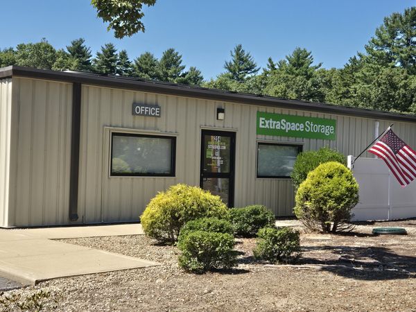 Extra Space Storage facility at 204 Everett St - Middleboro, MA
