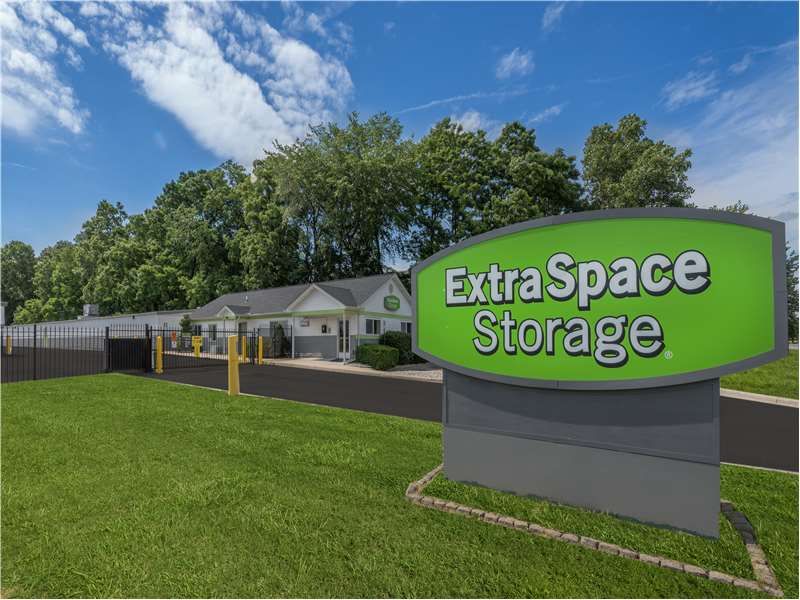 Extra Space Storage  3500 Carpenter Rd in Ann Arbor, MI