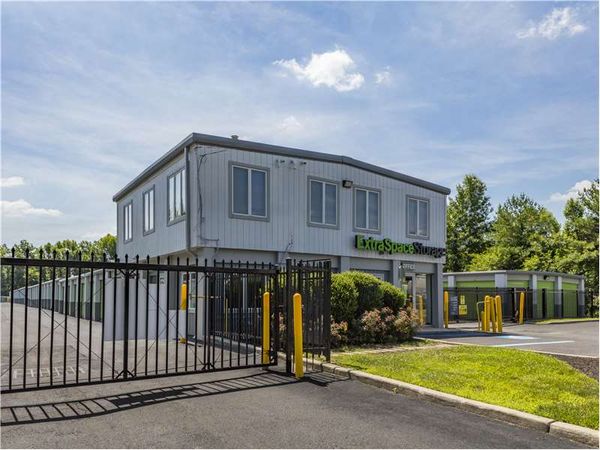 Extra Space Storage facility at 1831 Old Cuthbert Rd - Cherry Hill, NJ