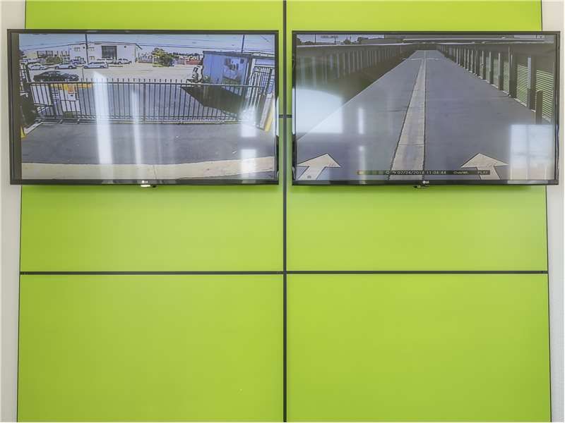 Extra Space Storage in San Lorenzo, CA  2300 Grant Ave