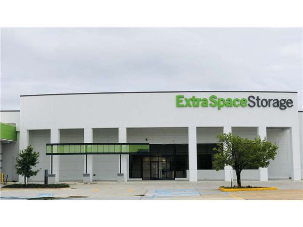 Extra Space Storage facility at 6240 Old Canton Rd - Jackson, MS